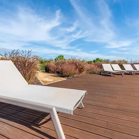 Blue Well Being Beachfront Pool And Raia - By Bedzy Apartmán Armação de Pêra