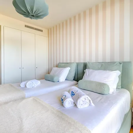 Blue Well Being Beachfront Pool And Raia - By Bedzy Apartmán *