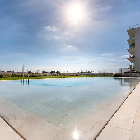 Blue Well Being Beachfront Pool And Raia - By Bedzy Armação de Pêra