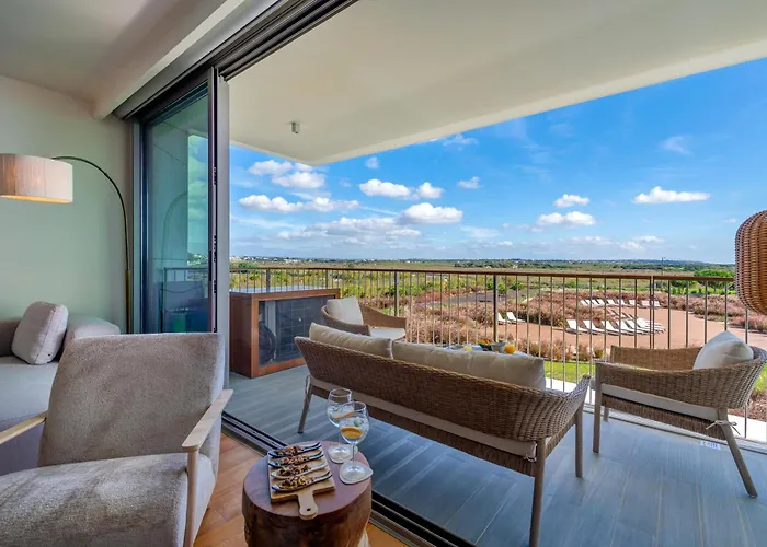 Lejlighed Blue Well Being Beachfront Pool And Raia - By Bedzy