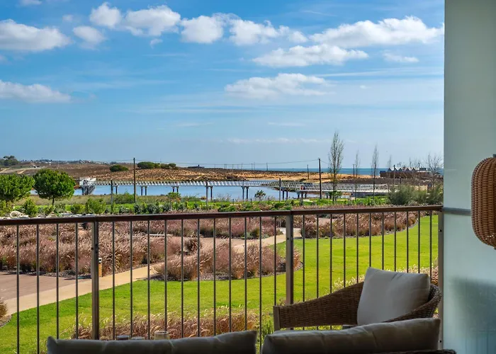 Blue Well Being Beachfront Pool And Raia - By Bedzy *