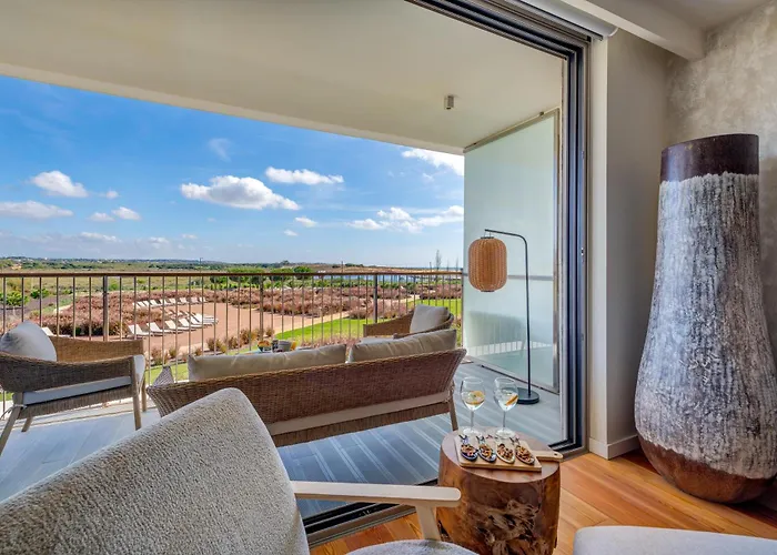 Blue Well Being Beachfront Pool And Raia - By Bedzy Armação de Pêra