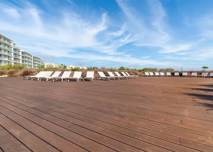 Blue Well Being Beachfront Pool And Raia - By Bedzy Armação de Pêra