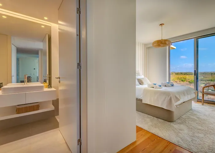 Blue Well Being Beachfront Pool And Raia - By Bedzy Lejlighed Armação de Pêra