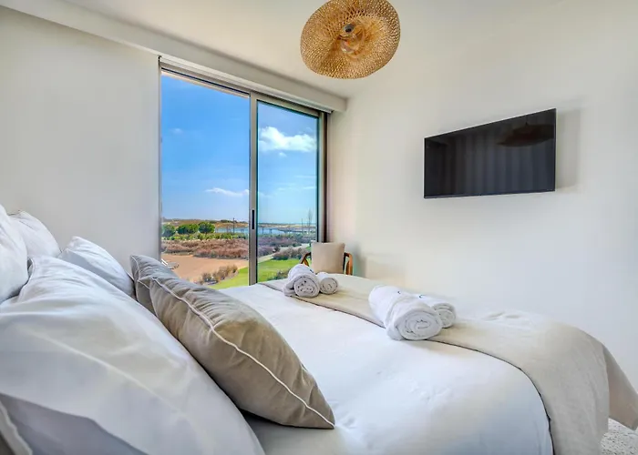 Lejlighed Blue Well Being Beachfront Pool And Raia - By Bedzy *