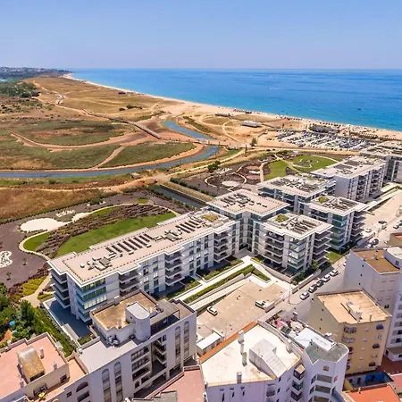 Blue Well Being Beachfront Pool And Raia - By Bedzy Armacao de Pera