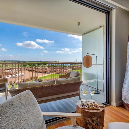 Blue Well Being Beachfront Pool And Raia - By Bedzy Armacao de Pera