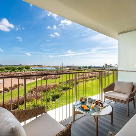 Blue Well Being Beachfront Pool And Raia - By Bedzy * Armação de Pêra