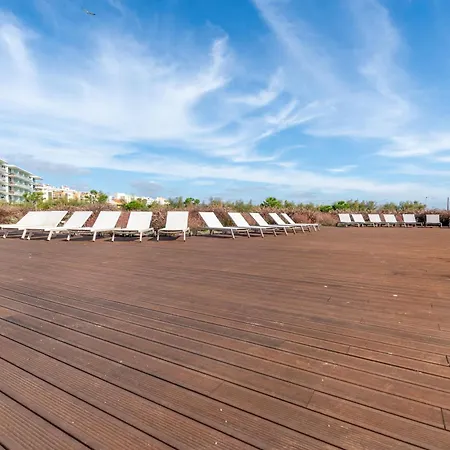 Blue Well Being Beachfront Pool And Raia - By Bedzy Armacao de Pera