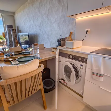 Blue Well Being Beachfront Pool And Raia - By Bedzy Daire Armação de Pêra