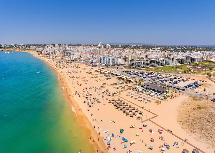 Blue Well Being Beachfront Pool And Raia - By Bedzy Διαμέρισμα Armação de Pêra