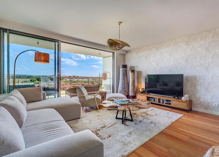 Blue Well Being Beachfront Pool And Raia - By Bedzy Διαμέρισμα Armação de Pêra