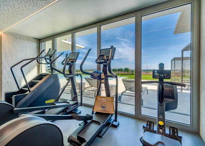 Blue Well Being Beachfront Pool And Raia - By Bedzy Armação de Pêra