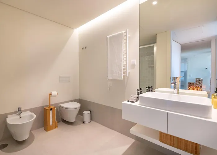 Blue Well Being Beachfront Pool And Raia - By Bedzy Διαμέρισμα Armação de Pêra