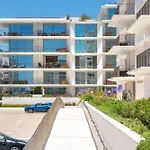 Апартаменты Blue Well Being Beachfront Pool And Raia - By Bedzy *
