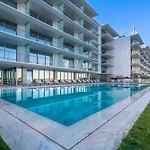 Апартаменты Blue Well Being Beachfront Pool And Raia - By Bedzy *