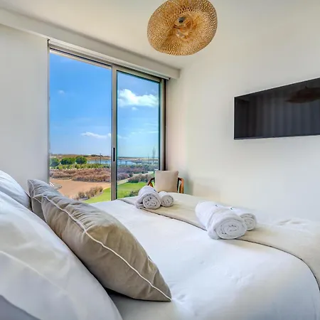 Appartement Blue Well Being Beachfront Pool And Raia - By Bedzy *